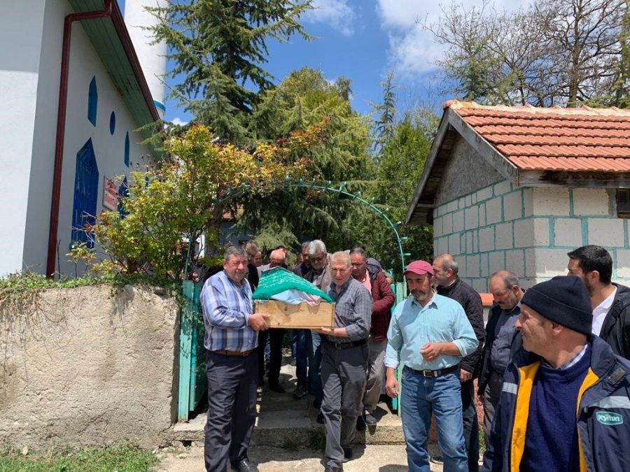 Hesna Nine Elektrikle Sadece 6 Yıl Yaşayabildi