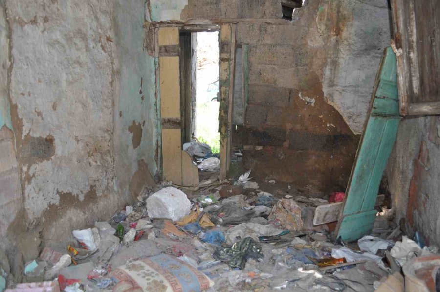 Metruk Binaya Dadanan Tinerciler Vatandaşı İllallah Ettirdi