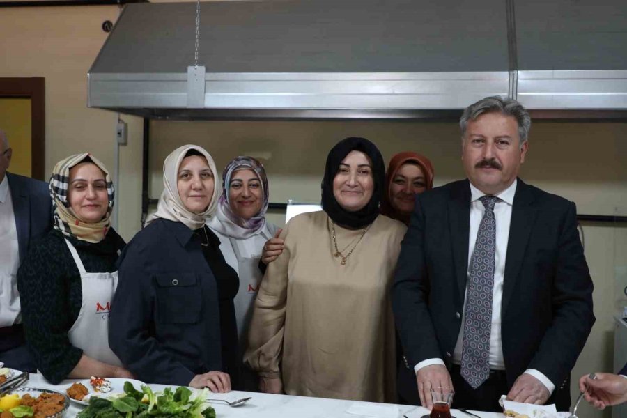 Melikgazi’de Glütensiz Mutfaktaki Tüm Ürünler Deprem Bölgesine