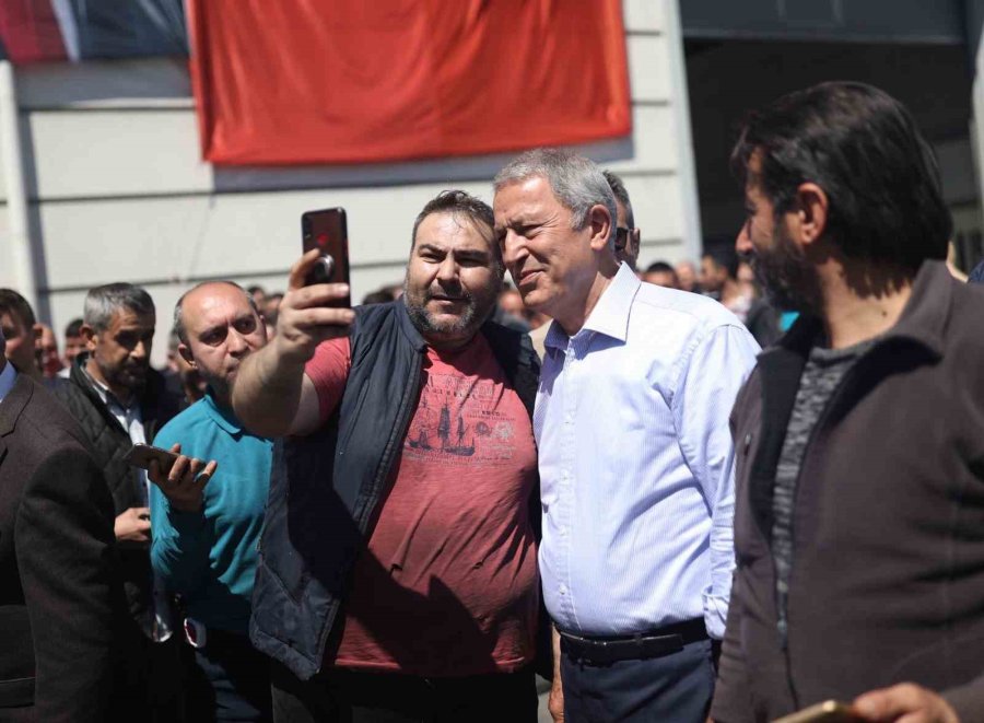 Bakan Akar’dan ’özerklik’ Tepkisi: "bazı Partiler Teröristlere Ne Diyor? ‘teröristleri Serbest Bırakacağız, Onlara Hak Vereceğiz’, ‘özerklik’ Diyorlar"