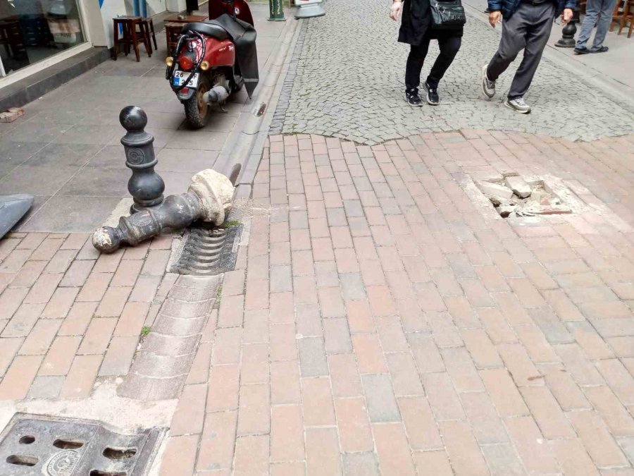 Demir Duba Bile Araçların Geçişine Engel Olamadı