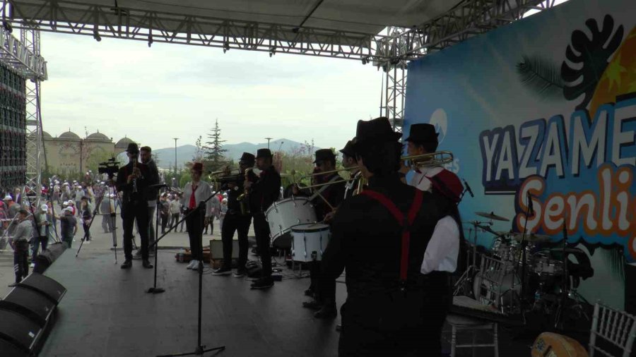 Ertekin Müjdeyi Şenlikte Verdi: “ücret İyileştirmesi Yapmamız Mecbur Hale Geldi”