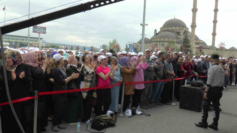 Ertekin Müjdeyi Şenlikte Verdi: “ücret İyileştirmesi Yapmamız Mecbur Hale Geldi”