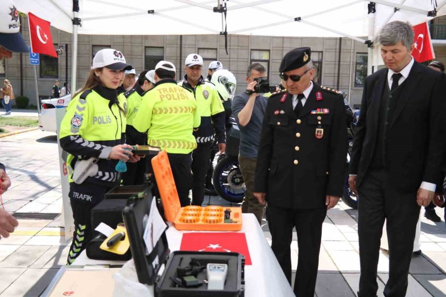 Trafik Haftası Çerçevesinde Stant Kuruldu