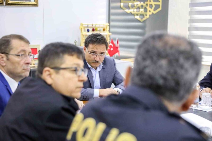 Vali Çiçek’ten Uyuşturucu Mesajı: “gençlerimizi Zehirleme Hayalleri Kuran Tacirlere Bu Şehirde Uyuşturucu Sattırmayacağız”