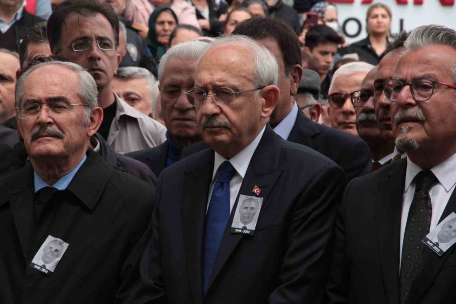 Kemal Kılıçdaroğlu Kayınbiraderinin Cenaze Törenine Katıldı