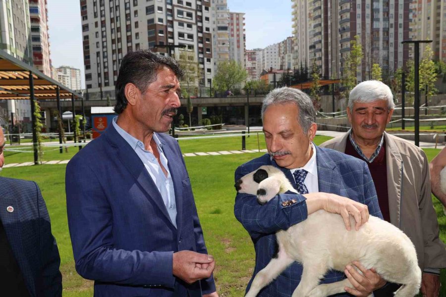 Başkan Yalçın’a ‘çiftçiler Günü’ Sürprizi