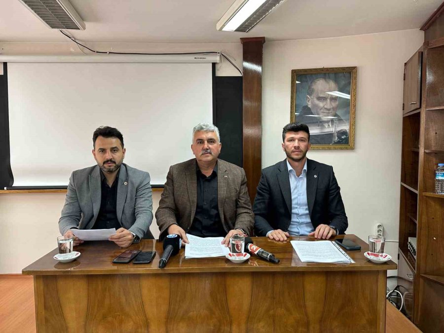 "en Az Merkezi Hükümetin Kamu İşçilerine Verdiği Taban Ücreti Kadar Zam İstiyoruz”