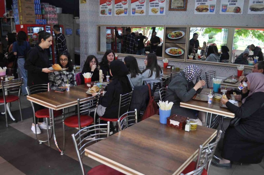 Fiyat Artışlarına Rağmen Dönerin Müşterisi Azalmadı