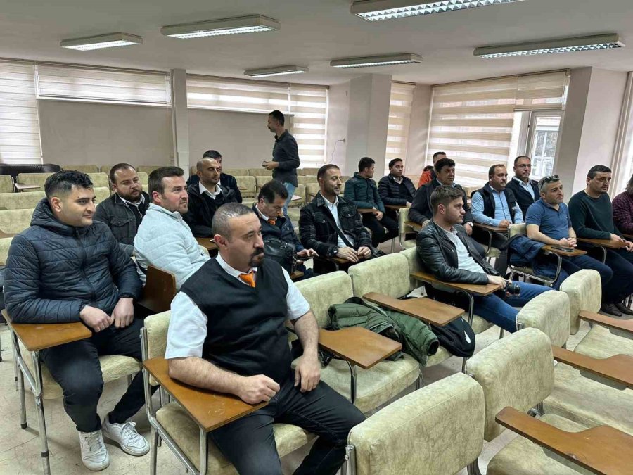 "en Az Merkezi Hükümetin Kamu İşçilerine Verdiği Taban Ücreti Kadar Zam İstiyoruz”