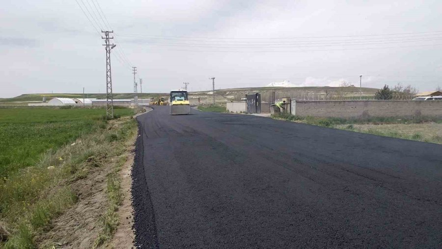 Başkan Büyükkılıç Verdiği Sözü Tuttu: Akmescit’te 4 Milyon Tl’lik Asfalt Çalışması Yapılıyor