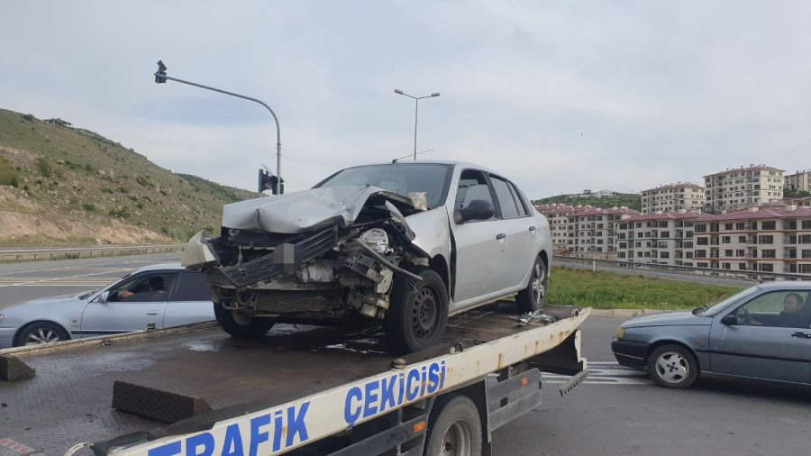Kayseri’de Trafik Kazası: 5 Kişilik Otomobilden 10 Yaralı Çıktı