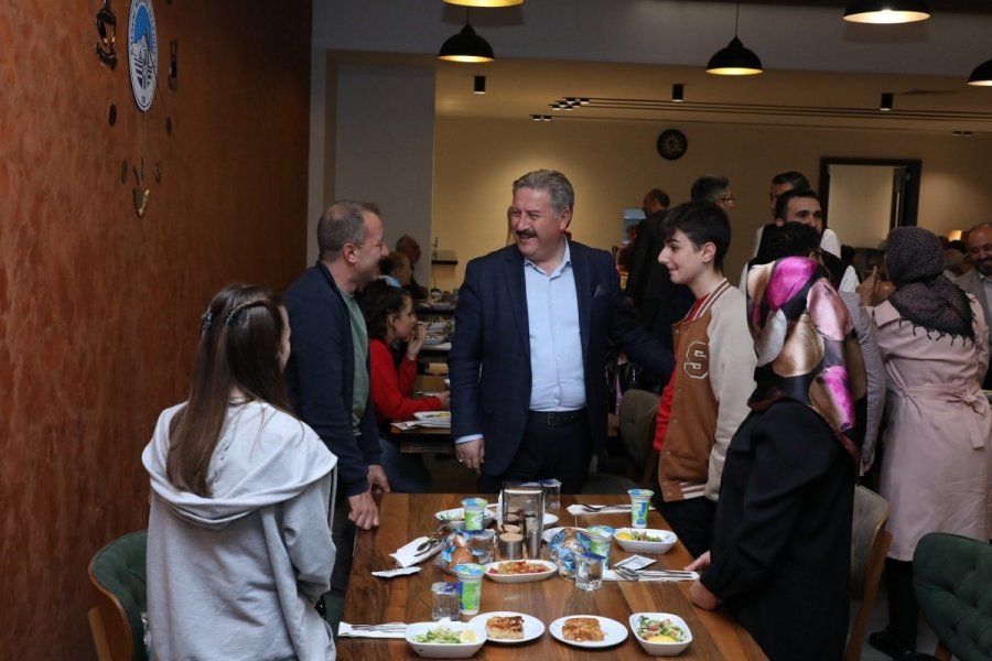 Başkan Palancıoğlu, Emekli Olan Personel Ve Ailesi İle Bir Araya Geldi