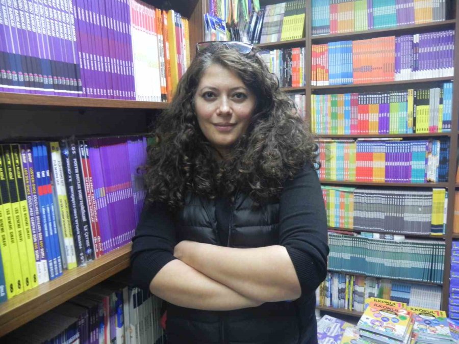 Öğrencilerin Lgs Sınavı Yaklaştıkça Yardımcı Kitap Ve Deneme Setlerinin Satışı Da Arttı