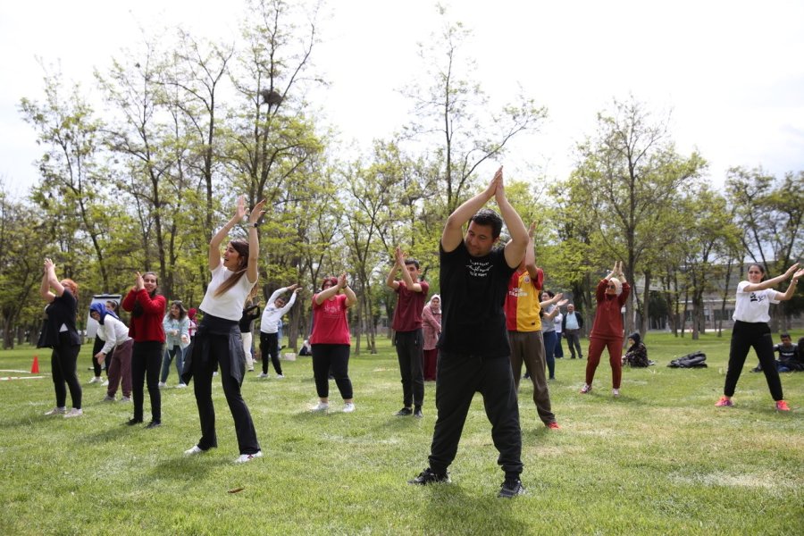 Agü’de Engelliler Haftası, “hayatın Renkleri, Engelsiz Dokunuşlar” Temasıyla Kutlandı