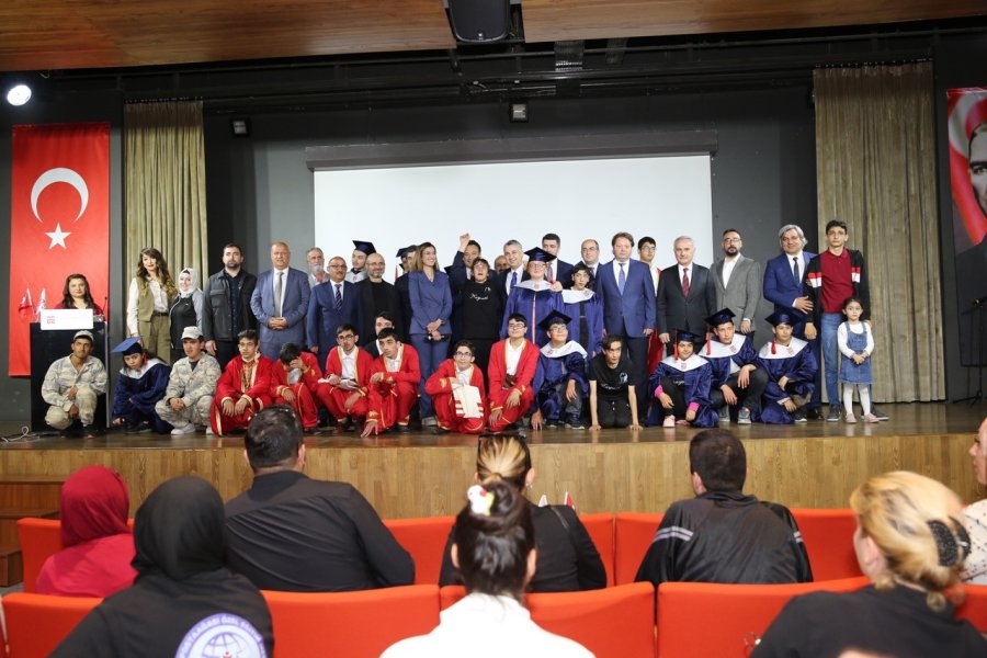 Agü’de Engelliler Haftası, “hayatın Renkleri, Engelsiz Dokunuşlar” Temasıyla Kutlandı