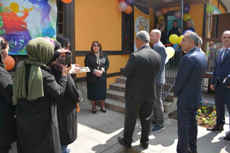 “özel Yürekler Kurs Merkezi” Açıldı