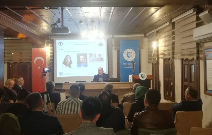 "türk Toplumunun Almanya’da Uyum Değil Kabul Edilme Sorunu Var"