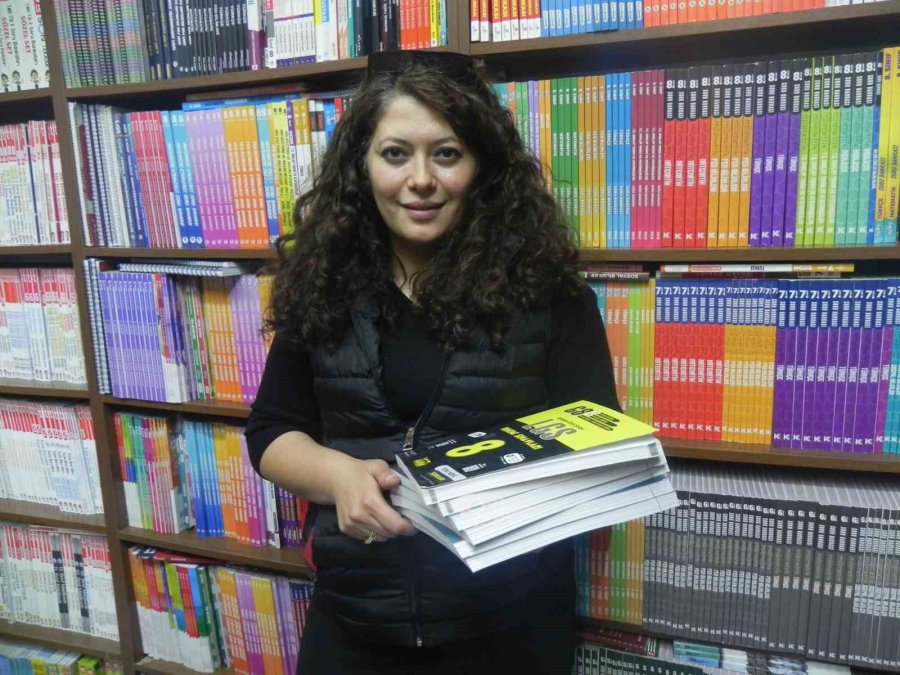 Öğrencilerin Lgs Sınavı Yaklaştıkça Yardımcı Kitap Ve Deneme Setlerinin Satışı Da Arttı