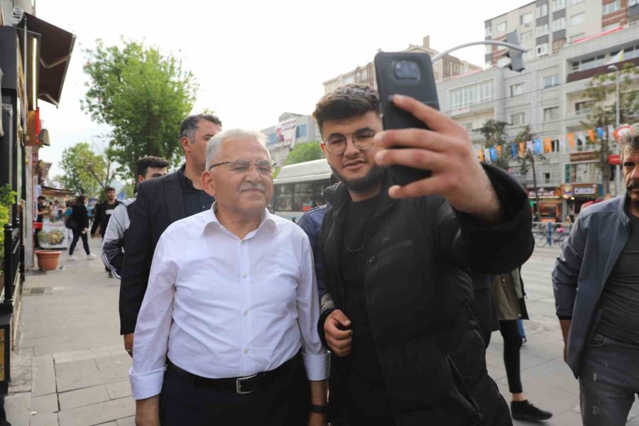 Başkan Büyükkılıç, Esnaf Ve Vatandaşlarla Buluştu