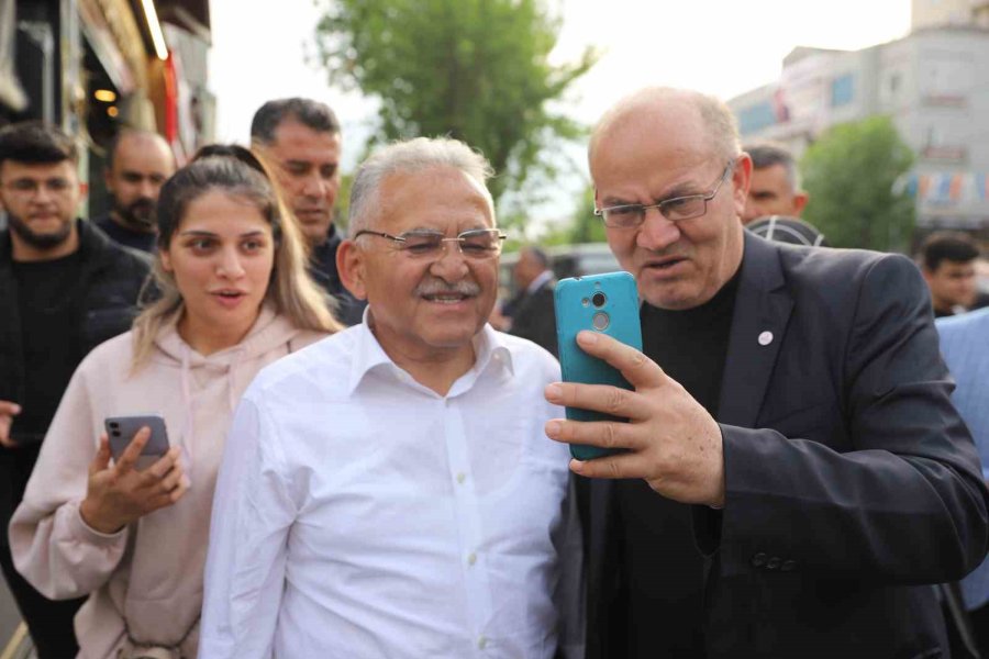 Başkan Büyükkılıç, Esnaf Ve Vatandaşlarla Buluştu