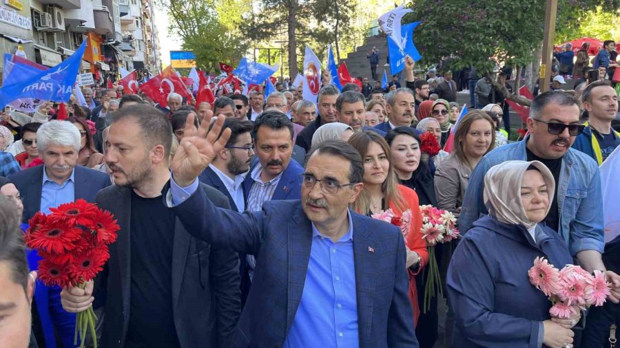 Eskişehir’de Propaganda Dönemini Her İki Parti De Kortej İle Tamamladı