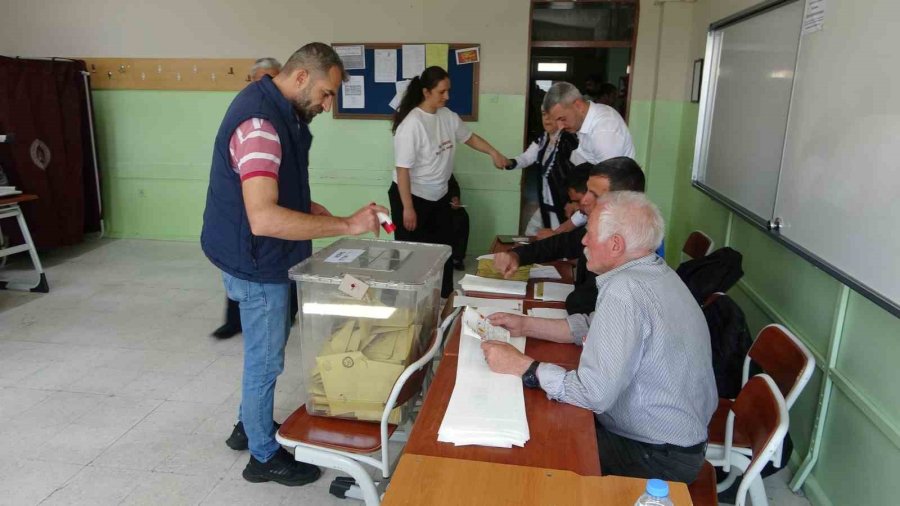 Aksaray’da Oylar Sandıkla Buluşuyor
