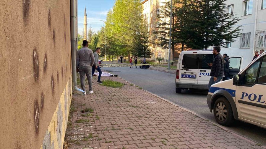 3. Kattan Düşen Kanser Hastası Hayatını Kaybetti