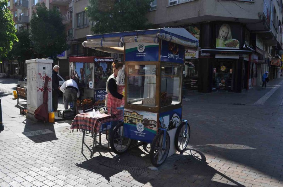 Seçim Günü Bazı Esnaf Dükkânını Açarken, Bazıları Da Açmamayı Tercih Etti