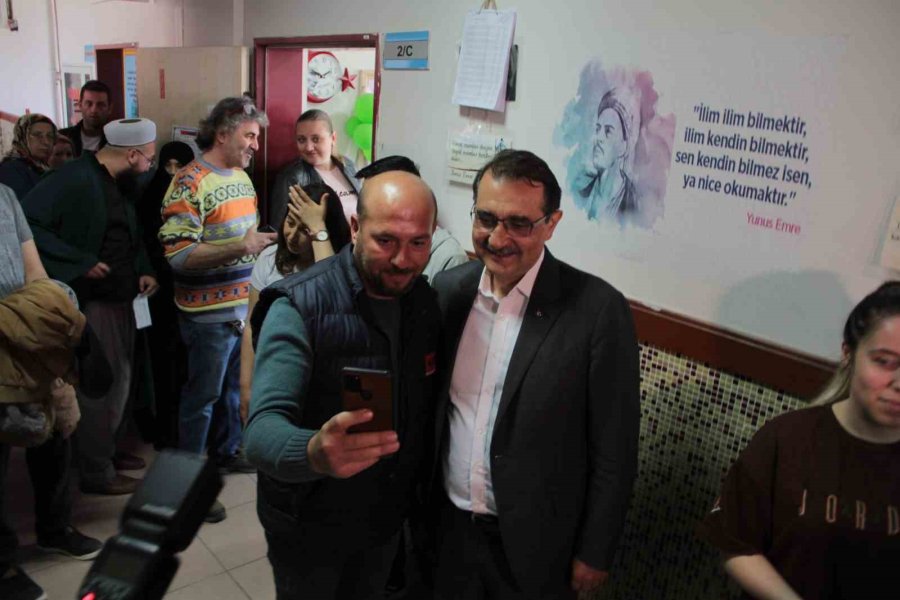 Bakan Dönmez’den Seçim Akşamı İle İlgili Elektrik Açıklaması