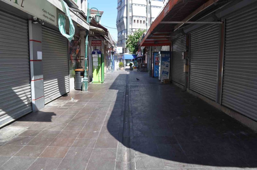 Vatandaşlar Oy Kullanmaya Gidince Çarşı Sokakları Sessizliğe Büründü