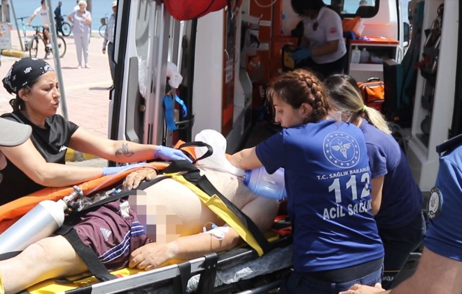 Boğulma Tehlikesi Geçiren Yaşlı Adam Kalp Masajıyla Hayata Tutundu