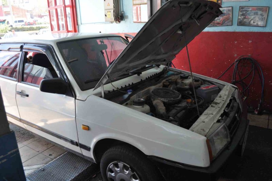 Uzun Yol Öncesi Araç Bakımı Yaptırmayan Kurtarıcıyla Geri Dönüyor