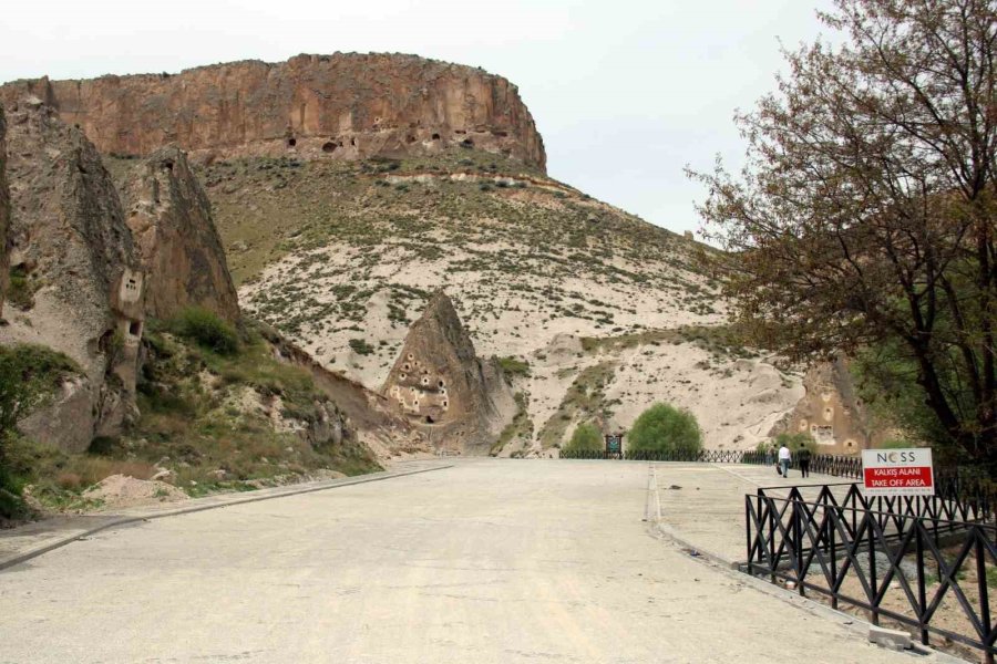"kapadokya’nın Giriş Kapısı" Soğanlı Bu Bahar Başka Güzel