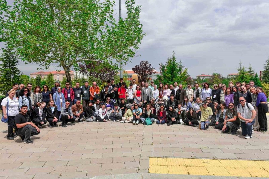 Rektör Gavgalı, Kmü’ye Misafir Olan Yabancı Öğrencilerle Buluştu