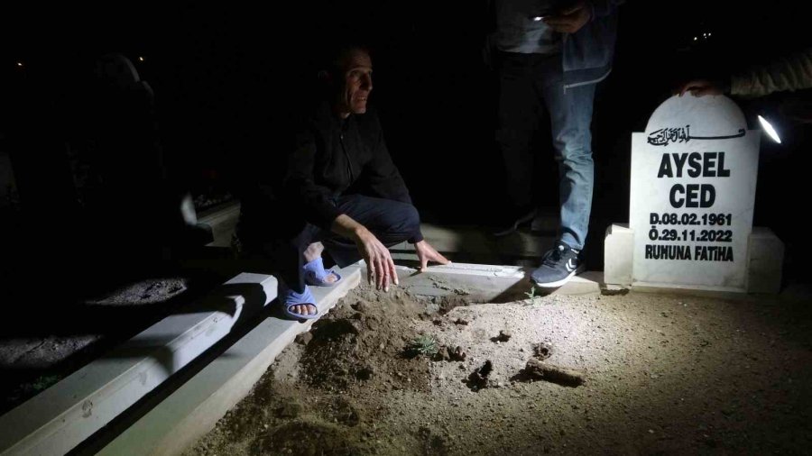 Mezarlıkta Bir Garip Olay: "insan Kemiği" Dedi, Hayvan Kemiği Çıktı