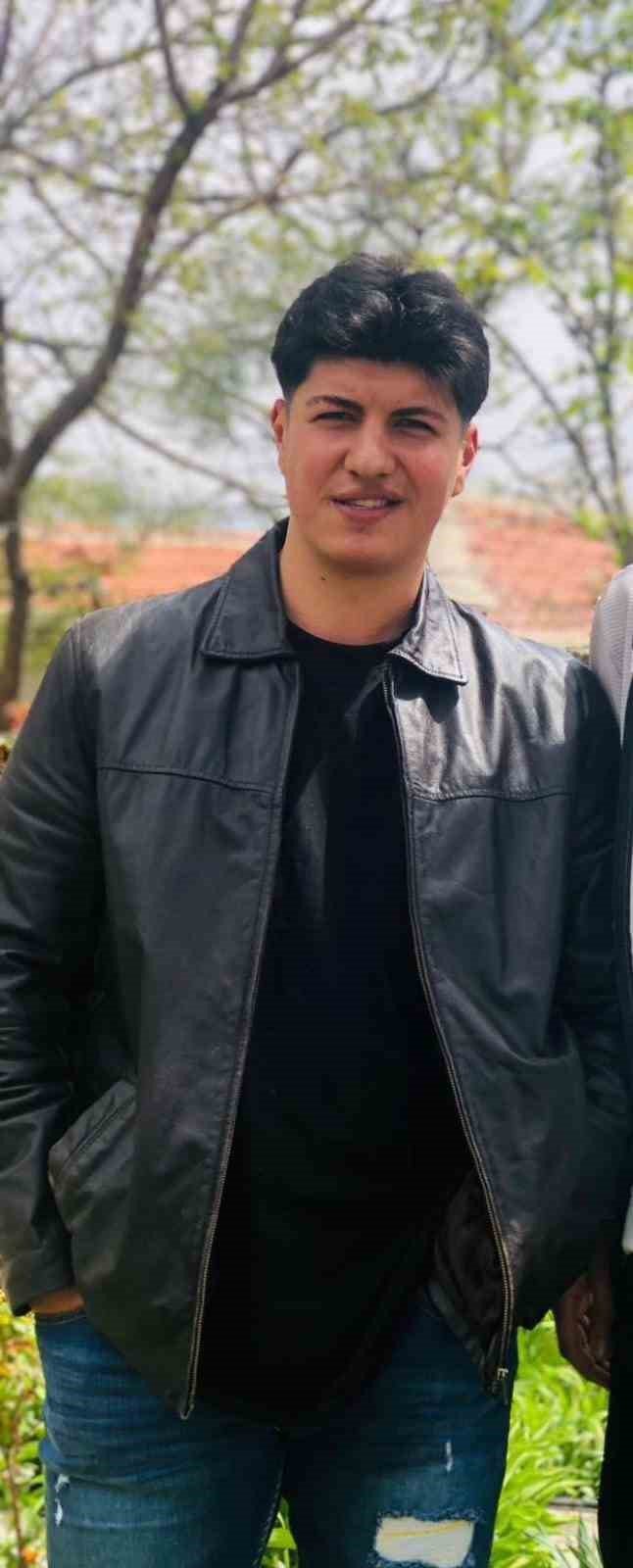 Antalya’da İki Gencin Can Verdiği Feci Kaza Güvenlik Kamerasına Yansıdı