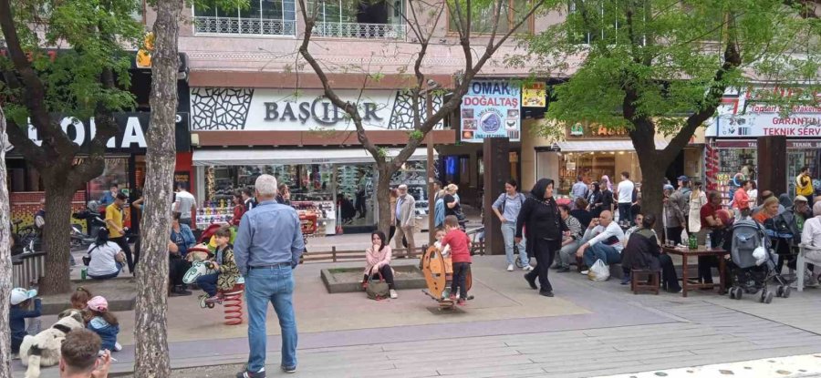 Seçim Tatilini Fırsat Bilip Doyasıya Eğlendiler