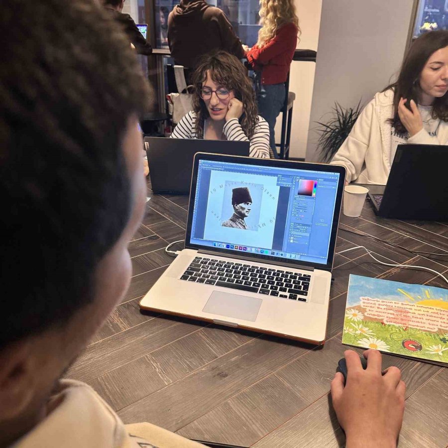 19 Mayıs Temalı Kolaj Atölyesi Düzenlendi