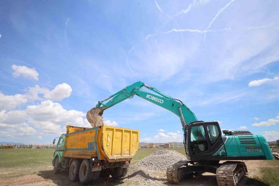 Aksaray Belediyesi Altyapı Çalışmalarını 10 Mahallede Yürütüyor