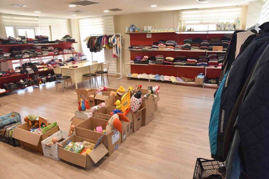 Depremzedelerin Yaraları Dayanışmayla Sarılıyor