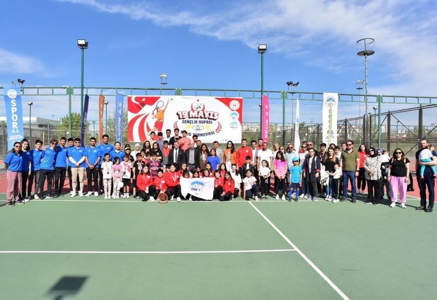 Kayseri’de 19 Mayıs Gençlikkupası Tenis Turnuvası Tamamlandı