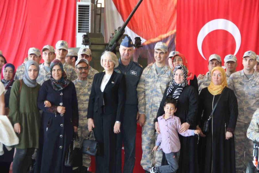 Vatan Aşkı Engel Tanımadı