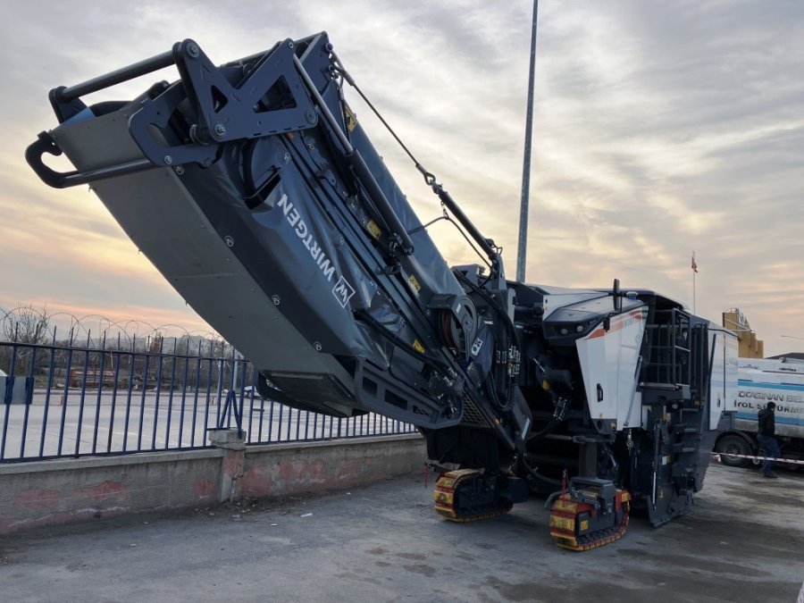 Başkan Çolakbayrakdar: “bu Yaz Döneminde De Asfaltlanmadık Yer Kalmayacak”