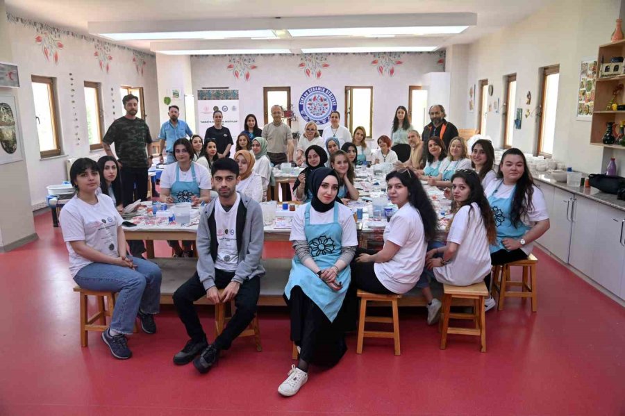 "sanata Dönüşen Motifler" Projesi Türk Kültürel Mirası Geleceğe Taşınıyor