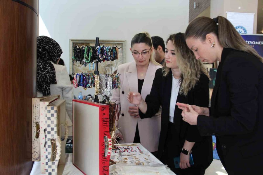 Fizyomer’de Özel Gereksinimli Bireylerin Hayır Panayırı Açıldı