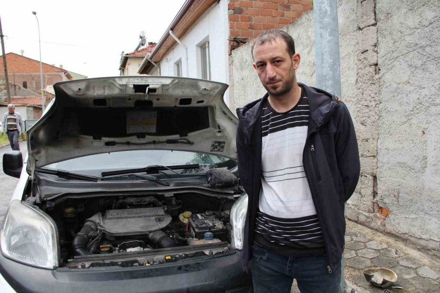 Yıldırım Düşen Mahalledeki 100 Evde Beyaz Eşyalar Kullanılamaz Hale Geldi