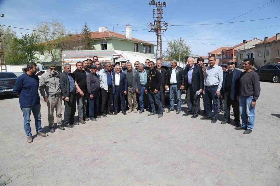 Başkan Büyükkılıç’tan Akmescit’e 7 Milyon Tl’lik Asfalt Yatırımı