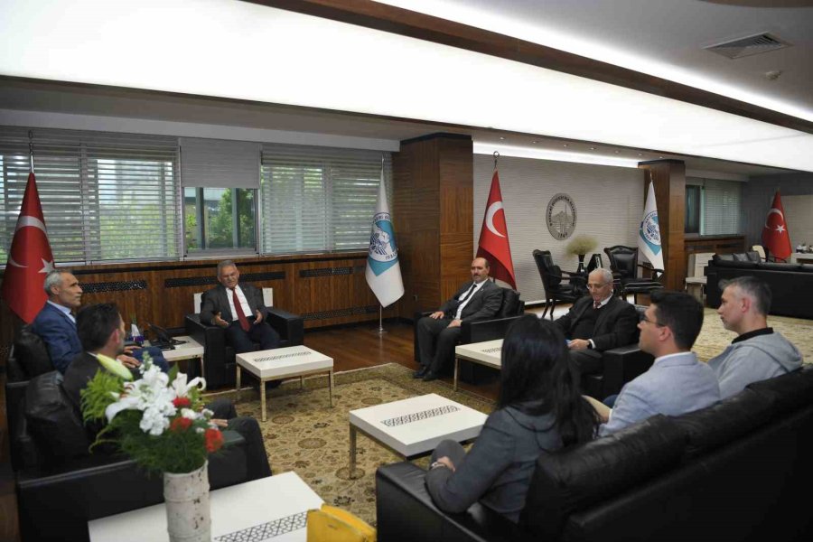 Muhtarlardan Başkan Büyükkılıç’a Ücretsiz Kombi Teşekkürü