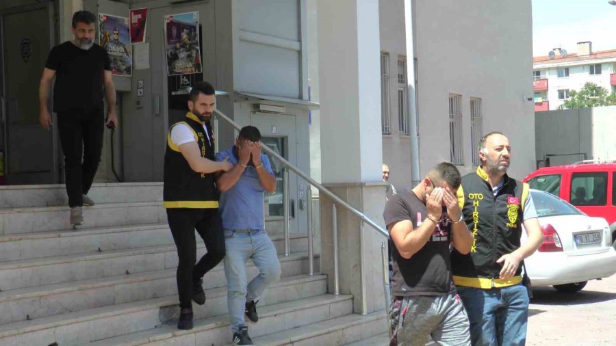 Sattıkları Aracı Yedek Anahtarı İle Çalan Oto Fareleri Yakalandı